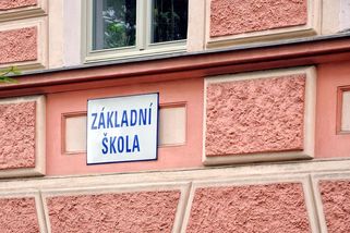 Učitelka obviněna kvůli popírání války na Ukrajině - Novinky